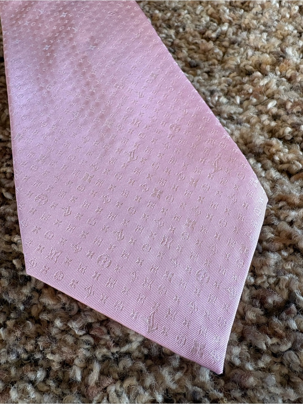 Louis Vuitton Pink Silk Tie - Picture 4 of 4